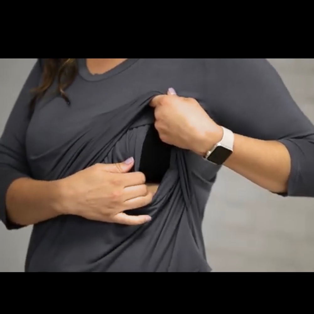 Latched Mama Black 3/4 Sleeve Scoop Neck Printed Nursing Top Maternity Friendly